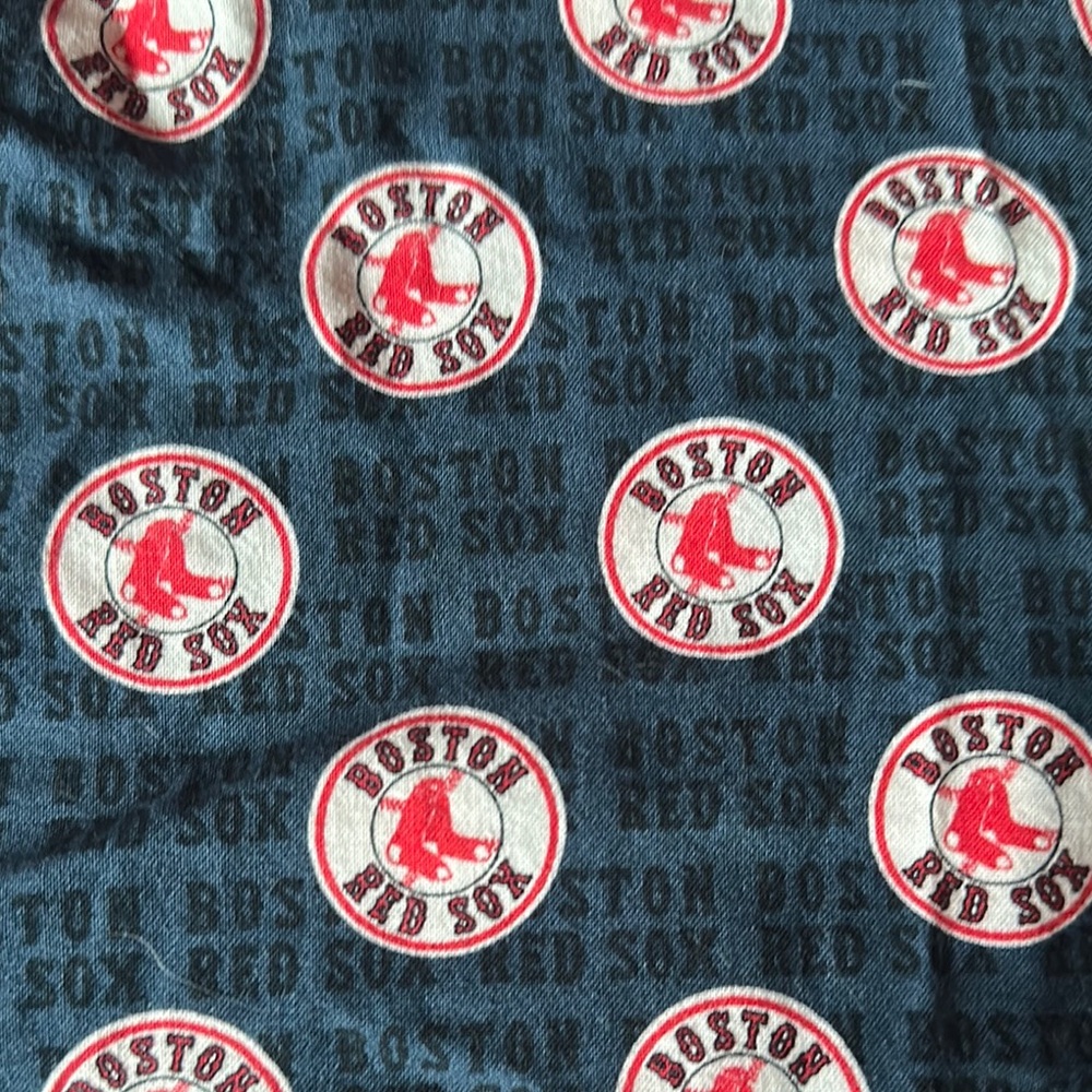Red Sox scrub top - Picture 4 of 8